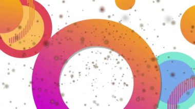 Beyaz arka planda hareket eden noktaların ve çok renkli dairelerin animasyonu. Şekil, renk ve hareket kavramı dijital olarak oluşturulmuş video.