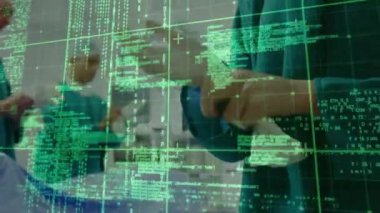 Hastanedeki çeşitli cerrahlar üzerinde veri işleme animasyonu. Küresel tıp, sağlık hizmetleri, bilgisayar ve veri işleme kavramı dijital olarak oluşturulmuş video.