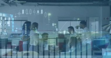 Grafiklerin animasyonu, çeşitli iş arkadaşlarının ofiste fikir alışverişinde bulunduğu araçların zaman aşımı. Dijital bileşik, çoklu pozlama, rapor, iş, planlama, takım çalışması ve ulaşım.