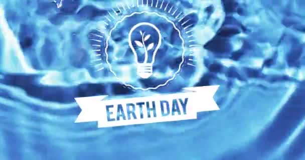 アースデイのテキストと水の背景の電球のアニメーション 自然エネルギー 持続可能性 気候変動に関する意識コンセプト デジタル生成ビデオ — ストック動画