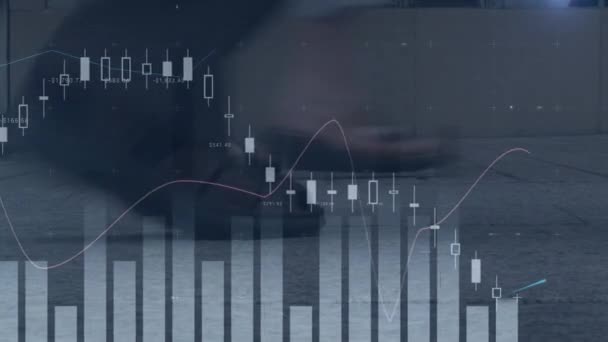 Animación Del Procesamiento Datos Financieros Sobre Personas Que Cruzan Calle — Vídeos de Stock