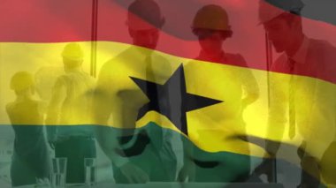 Gana bayrağının animasyonu, çeşitli mühendisler kask takıp bina planı hakkında tartışıyorlar. Dijital bileşim, takım çalışması, planlama, güvenlik, özgürlük, hükümet ve vatanseverlik kavramı.