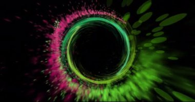 Renkli ışık yollarının animasyonu siyah arkaplanda daireler oluşturur. Soyut arkaplan, ışık ve hareket kavramı dijital olarak oluşturulmuş video.