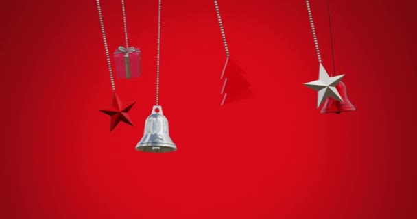 Animacja Dzwonków Gwiazdy Pudełko Prezentami Kołyszące Się Czerwonym Tle Cyfrowo — Wideo stockowe