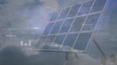 Güneş paneli üzerinden finansal veri işleme animasyonu. Küresel çevre, iş, bağlantılar, hesaplama ve veri işleme kavramı dijital olarak oluşturulmuş video.