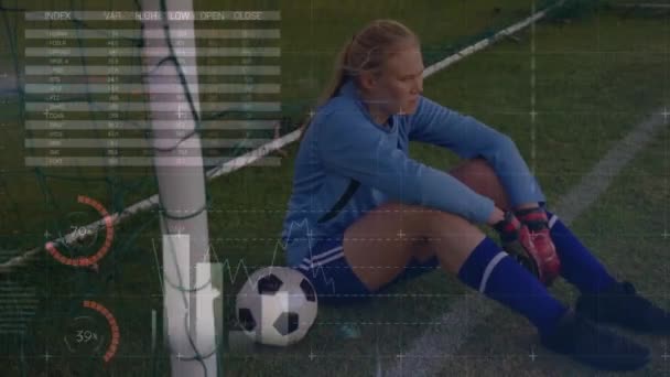 Animatie Van Verwerking Van Financiële Gegevens Kaukasische Vrouwelijke Voetbal Doelman — Stockvideo