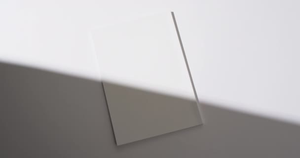 空白の白いページと白い背景のスペースをコピーする本の上の影のビデオ ライティング テクスチャ 素材コンセプト — ストック動画