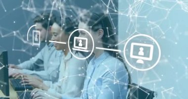 Ofisteki telefon kulaklığı kullanan çeşitli iş adamlarının medya simgeleri ve şekillerinin canlandırılması. Küresel iş, teknoloji ve dijital arayüz kavramı, dijital olarak oluşturulmuş video.