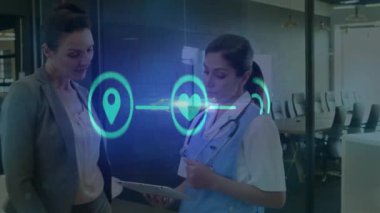 Hastanedeki farklı doktorların ikonlarıyla olan bağlantıların animasyonu. Dijital olarak üretilen tıp, sağlık, teknoloji ve dijital arayüz kavramı.