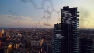 Modern şehir manzarasının havadan görüntüsü üzerinden molekül yapılarının ve bilgisayar dilinin animasyonu. Dijital bileşik, çoklu pozlama, anatomi, kodlama, programlama dili, mimari ve teknoloji.