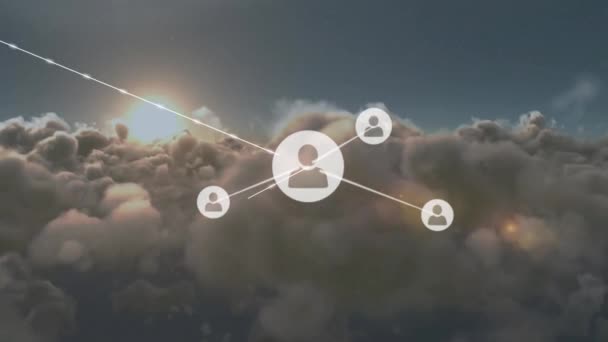 Animacja Sieci Połączeń Ikonami Nad Chmurami Globalne Połączenia Chmura Obliczeniowa — Wideo stockowe