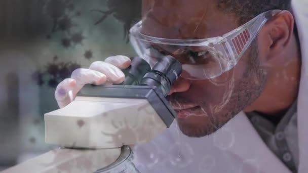Анимация Вирусных Клеток Над Биорасовым Ученым Мужчиной Работающим Лаборатории Наука — стоковое видео