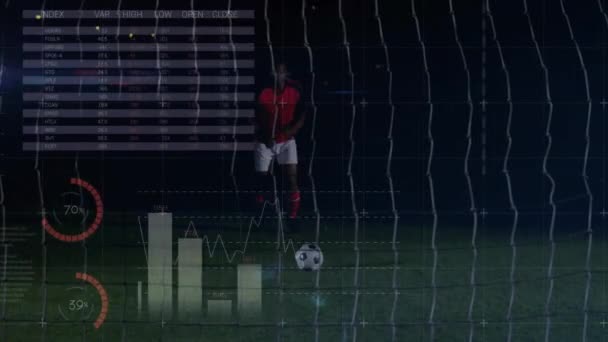 非裔美国足球运动员的财务数据处理动画 背景为黑色 全球金融 体育和数字视频接口概念 — 图库视频影像