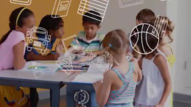 Eğitim okulu ikonlarının sınıftaki çeşitli okul çocukları üzerindeki animasyonu. Küresel eğitim, öğrenim ve ilkokul konsepti dijital olarak oluşturuldu.