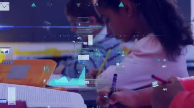 Deftere yazı yazan farklı öğrencilerin birden fazla grafik ve işlem panosunun animasyonu. Dijital bileşik, çoklu pozlama, rapor, iş dünyası, borsa, çocukluk ve eğitim kavramı.