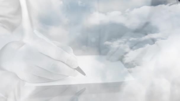 Animación Nubes Sobre Manos Escribiendo Libro Concepto Religión Video Generado — Vídeos de Stock