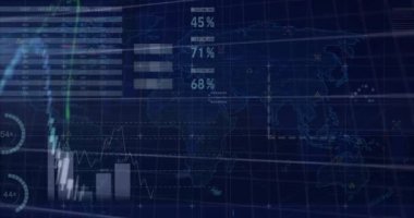 Çoklu grafik animasyonu, değişen sayılar ve soyut arkaplan üzerindeki bilgi arayüzü. Dijital olarak üretilen hologram, illüstrasyon, rapor, iş dünyası, büyüme ve küresel konsept.