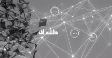Birbirine bağlı noktaların, grafiklerin, birbirine bağlı noktalar üzerindeki dairelerin yüklenmesindeki değişen sayıların animasyonu. Dijital olarak üretilmiş, hologram, illüstrasyon, rapor, iş dünyası, küresel iletişim ve bağlantı.
