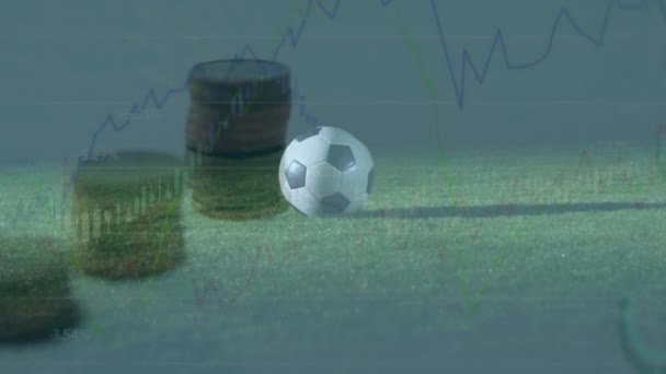 Animering Finansiella Data Bearbetning Med Mynt Över Kaukasiska Manliga Fotbollsspelare — Stockvideo