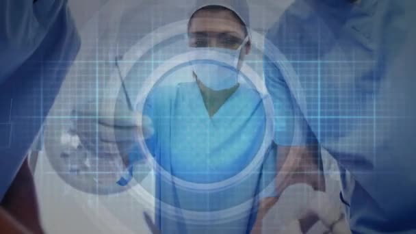 Animatie Van Gegevensverwerking Diverse Chirurgen Het Ziekenhuis Mondiale Geneeskunde Gezondheidszorg — Stockvideo