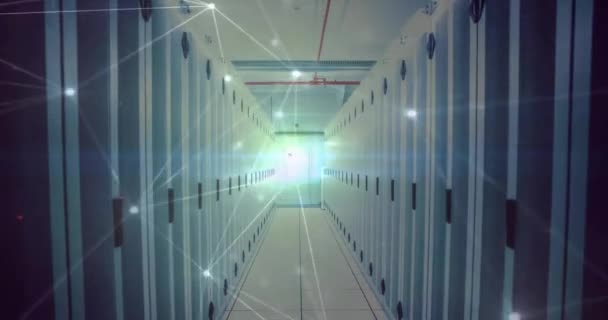 Animace Osvětlených Připojených Teček Pohybujících Nad Místností Datového Serveru Digitální — Stock video
