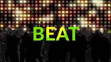 Dans eden insanların siluetleri ve siyah arka planda yanıp sönen ışıkların üzerindeki beat metnin animasyonu. Müzik, eğlence, olay ve parti konsepti dijital olarak oluşturulmuş video.