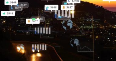 Şehir manzarası üzerinde finansal veri işleme animasyonu. küresel finans, iş ve veri işleme kavramı dijital olarak oluşturulmuş video.