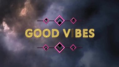 Siyah arkaplanda iyi titreşimlerin animasyonu metin ve neon desen. Küresel hesaplama, veri işleme ve bağlantılar konsepti dijital olarak oluşturulmuş video.