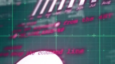 Yeşil arka planda veri işleme sisteminin animasyonu. Küresel iş, ağlar, bağlantılar, hesaplama ve veri işleme kavramı dijital olarak oluşturulmuş video.