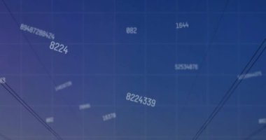 Sahadaki elektrik direkleri üzerinde finansal veri işleme animasyonu. Dijital olarak oluşturulan küresel finansman, enerji ve çevre konsepti.