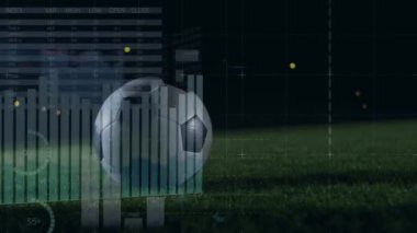 Futbolcuların topa vurması üzerine finansal veri işleme animasyonu. Finansal, spor ve dijital arayüz kavramı dijital olarak oluşturulmuş video.