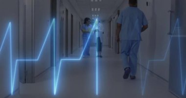 Hastanedeki çeşitli erkek doktor kadın sağlık çalışanlarının kalp atış hızı monitörünün animasyonu. Tıbbi sağlık ve araştırma teknolojisi kavramı