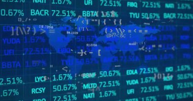 Dünya haritasında finansal veri işleme animasyonu. Küresel iş, ağlar, bağlantılar, hesaplama ve veri işleme kavramı dijital olarak oluşturulmuş video.