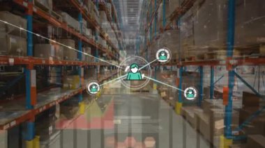 Deponun üzerindeki simgelerle bağlantı ağının animasyonu. Küresel depo, iş yeri, bağlantılar, hesaplama ve veri işleme kavramı dijital olarak oluşturulmuş video.