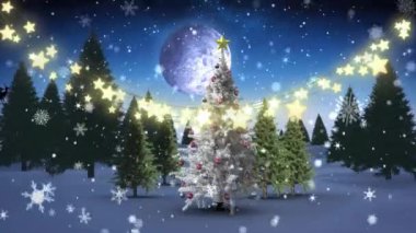 Işıkların, kar yağışının, kar tanelerinin, Noel Baba 'nın üstünde Noel ağaçlarının ren geyikleriyle kızak sürüşü. Dijital olarak üretilen hologram, illüstrasyon, dekorasyon, kış, tatil ve kutlama konsepti.