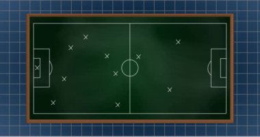 Futbol sahasında mavi arka planda ızgara desenli bir ok animasyonu. Dijital olarak oluşturulmuş, hologram, illüstrasyon, strateji, oyun planı, vektör, spor ve yarışma konsepti.