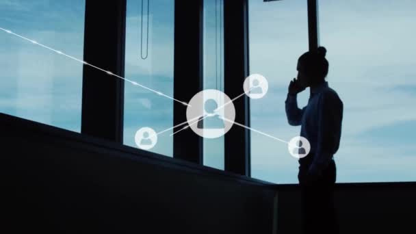 Animação Rede Conexões Com Ícones Sobre Homem Negócios Usando Smartphone — Vídeo de Stock