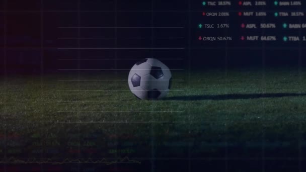 Animering Finansiella Data Bearbetning Över Ben Manliga Fotbollsspelare Med Boll — Stockvideo