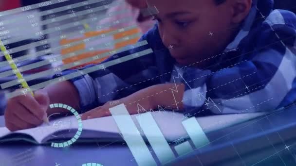 非洲裔美国男孩在笔记本上书写的五颜六色信息界面动画 数字合成 多重曝光 童年和教育概念 — 图库视频影像
