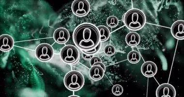 Yeşil parlayan ağ üzerindeki simgelerle bağlantı ağının animasyonu. Küresel ağlar, hesaplama, veri işleme ve bağlantı konsepti dijital olarak oluşturulmuş video.