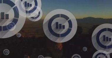 Manzara üzerinde diyagramları olan dairelerin animasyonu. Küresel finansman, iş ve doğa kavramı dijital olarak oluşturulmuş video.