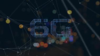 Şehirdeki caddelerde ilerleyen bulanık araçların üzerindeki 6 G noktalı animasyon metinleri. Dijital bileşik, çoklu pozlama, telekomünikasyon, ulaşım ve teknoloji kavramı.