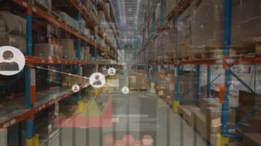 Deponun üzerindeki simgelerle bağlantı ağının animasyonu. Küresel depo, iş yeri, bağlantılar, hesaplama ve veri işleme kavramı dijital olarak oluşturulmuş video.