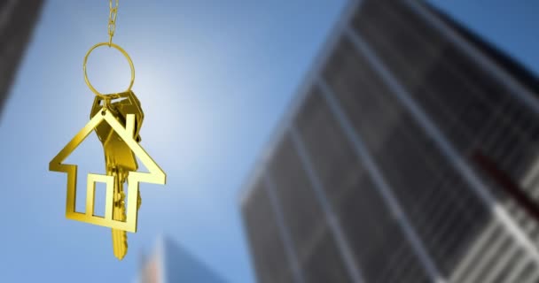 高層ビル上の家のキーチェーンが付いている金のキーのアニメーション ハウジング 移動ハウス アーキテクチャコンセプトデジタル生成ビデオ — ストック動画