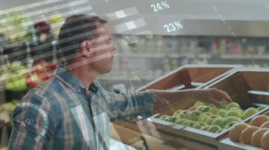 Kafkas erkek alışverişi üzerine finansal veri işleme animasyonu. Küresel alışveriş, iş, bilgisayar, veri işleme ve bağlantılar konsepti dijital olarak oluşturulmuş video.