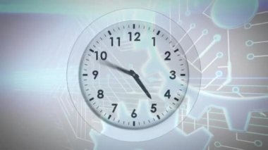 Bilgisayar devre kartının üzerinde hareket eden saatin animasyonu ve beyaz arka planda dişli tekerlekler. Zaman, teknoloji ve dijital arayüz kavramı dijital olarak oluşturuldu.