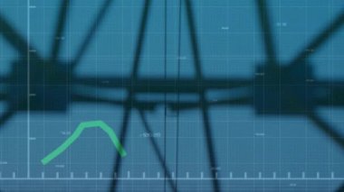 Elektrik direği üzerinde finansal veri işleme animasyonu. Küresel rüzgar enerjisi, çevre, iş, bağlantılar, hesaplama ve veri işleme kavramı dijital olarak oluşturulmuş video.