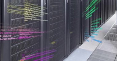 Bilgisayar sunucuları üzerinden veri işleme animasyonu. Dijital olarak oluşturulmuş küresel bağlantılar, hesaplama ve veri işleme kavramı.