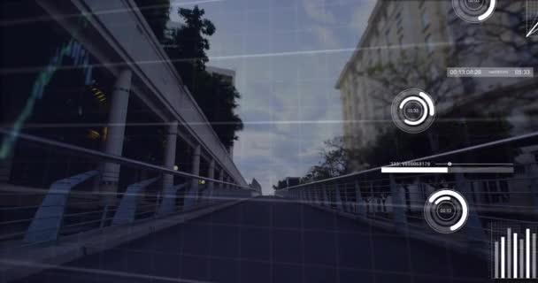 シティスケープ上のデータ処理のアニメーション グローバルファイナンス ビジネス コネクション コンピューティング データ処理コンセプトデジタル生成ビデオ — ストック動画