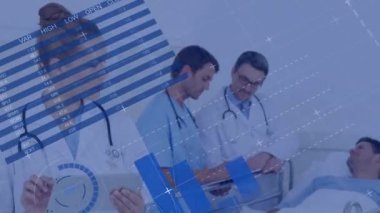 Çeşitli doktorlar üzerinde finansal veri işleme animasyonu. Küresel tıp, işletme, bağlantılar, hesaplama ve veri işleme kavramı dijital olarak oluşturulmuş video.